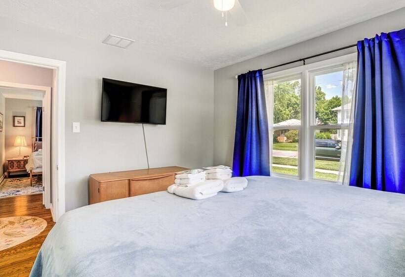 1 Mi To Notre Dame Stadium: Quiet Home W/ Fire Pit