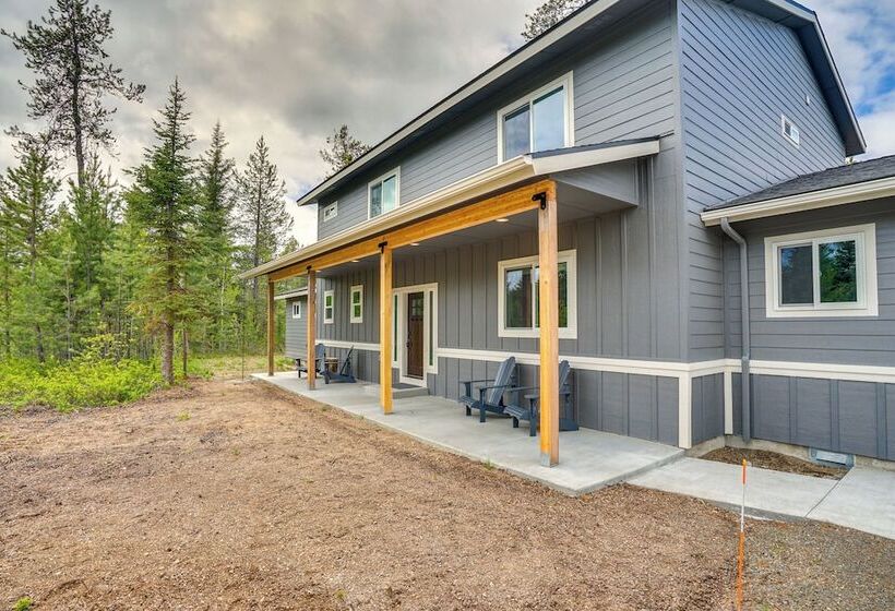 Spacious Donnelly Family Home W/ Private Hot Tub!