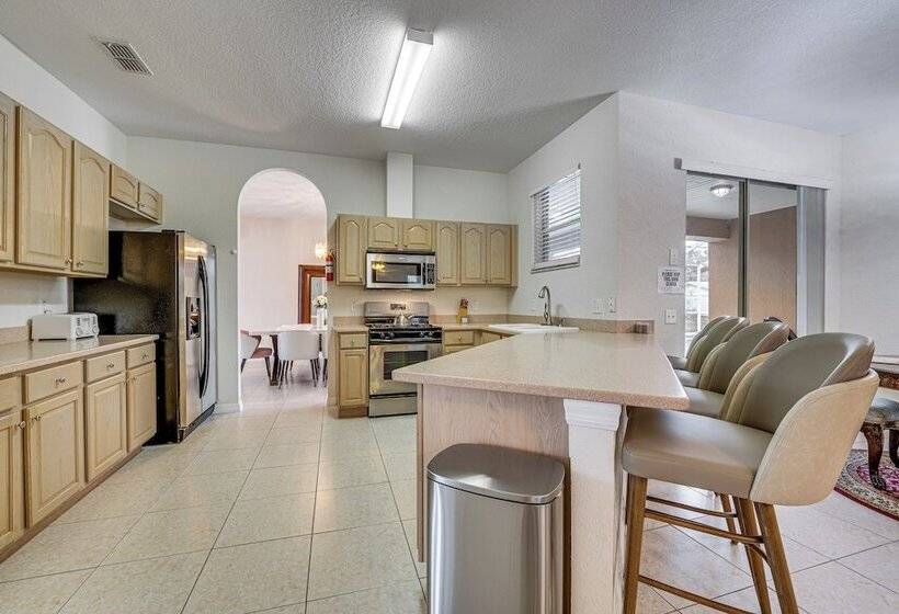 Private Pool: Spacious & Elegant Haines City Home!