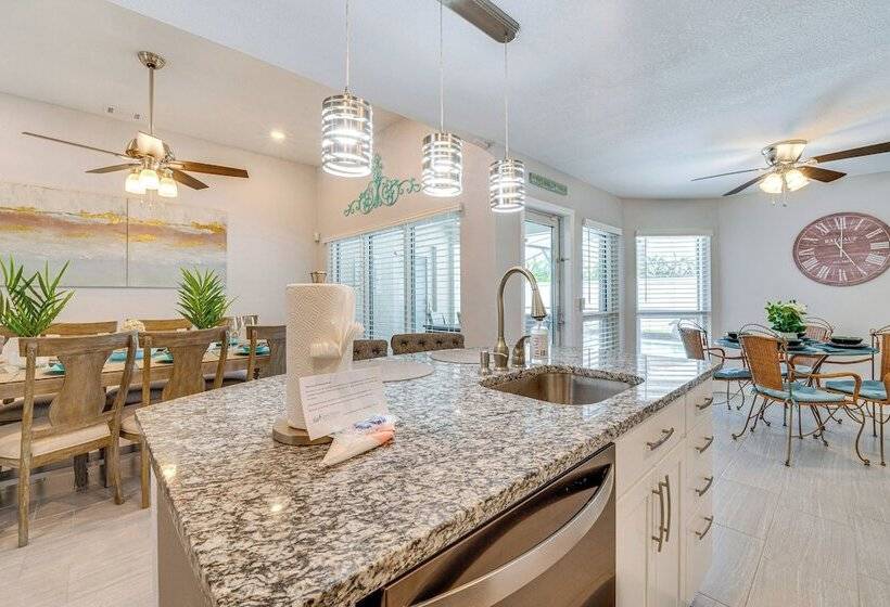 5 Mi To Disney World: Spacious Kissimmee Home!