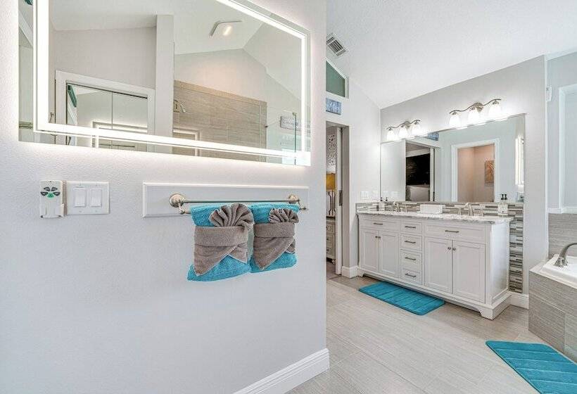 5 Mi To Disney World: Spacious Kissimmee Home!