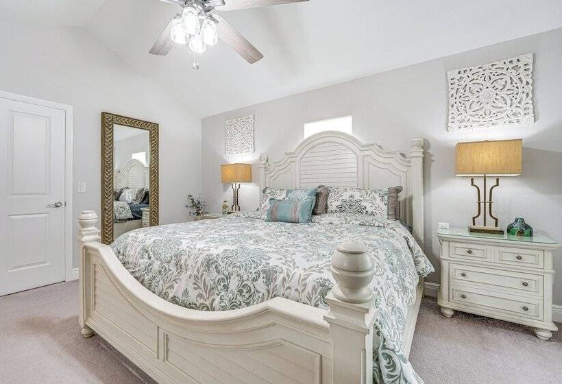 5 Mi To Disney World: Spacious Kissimmee Home!