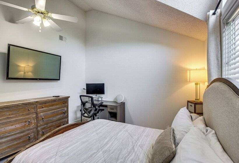 Spacious Olathe Home W/ Fireplace: Near Parks!