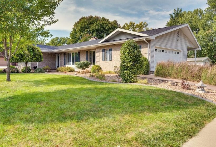 Spacious Waukee Family Home W/ Huge Game Room!