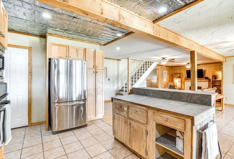 Sweetwater Lake House W/ Covered Patio!