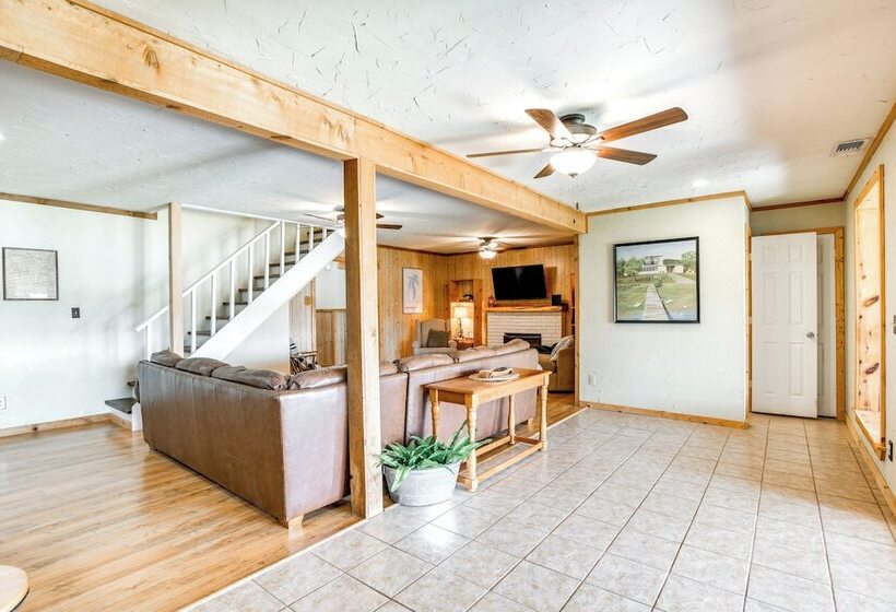 Sweetwater Lake House W/ Covered Patio!