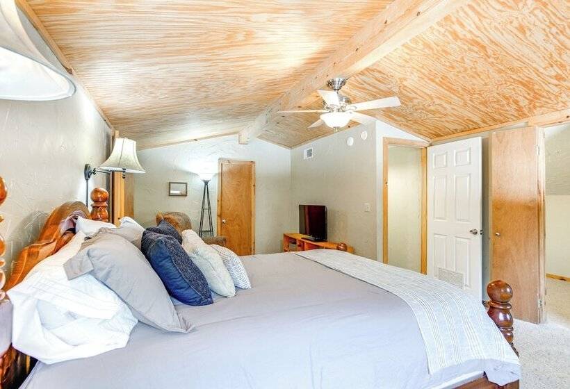 Sweetwater Lake House W/ Covered Patio!