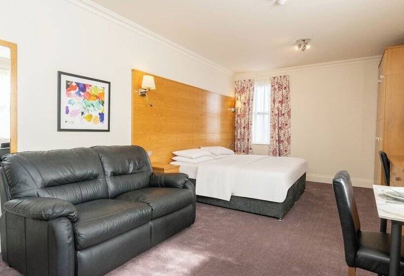 Teddington Lodge