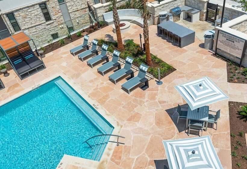 The Artesian At Bee Cave Apartments By Barsala