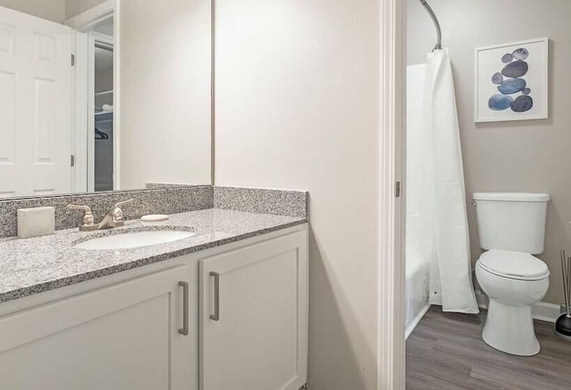 Landing At The Brookwood Apartments