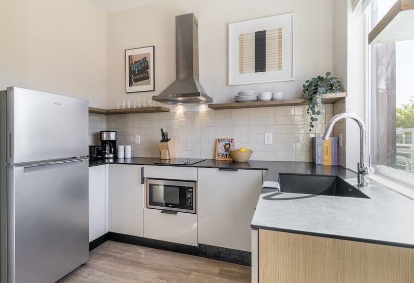 The Conway Ensemble Escape W/ Deck