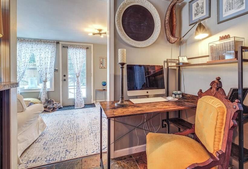 The I House Interlochen Home W/ Sauna, Fireplace