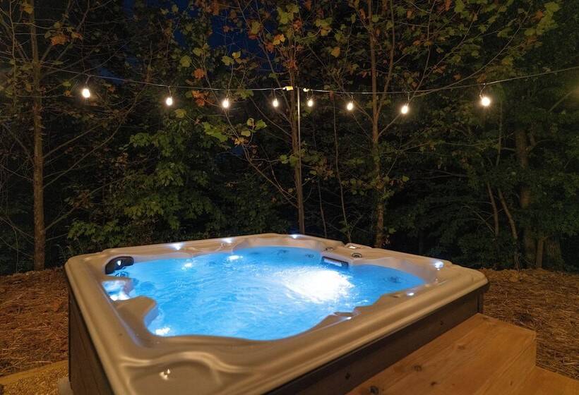 Modern Home W/ Hot Tub & Backyard Oasis!