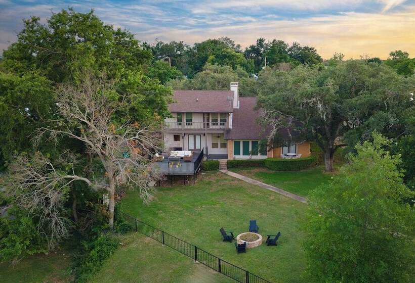 Travis By Avantstay Waterfront Lake Retreat