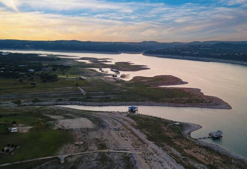 Travis By Avantstay Waterfront Lake Retreat