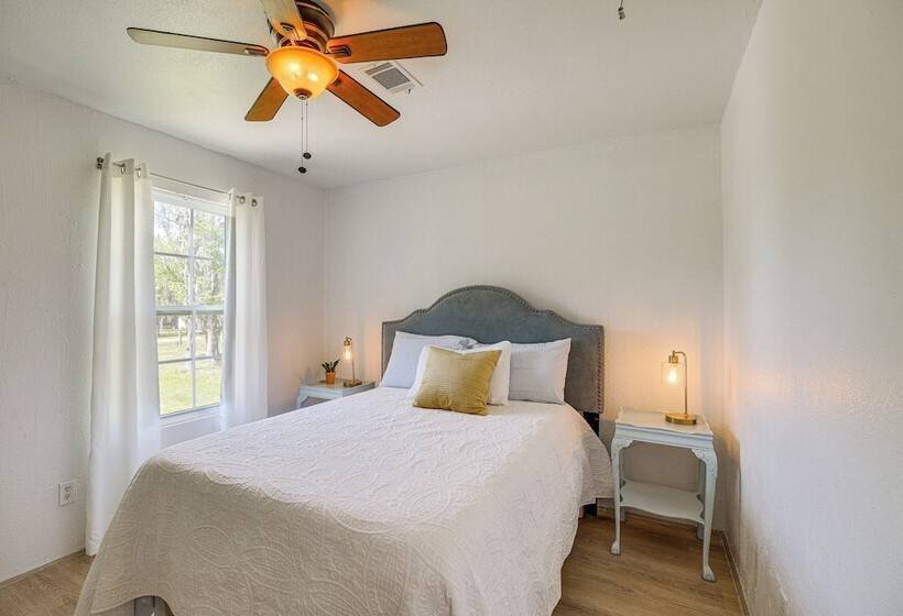 Trinity River Cottage W/ Deck + Water Views