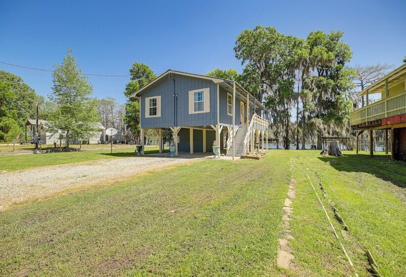 Trinity River Cottage W/ Deck + Water Views
