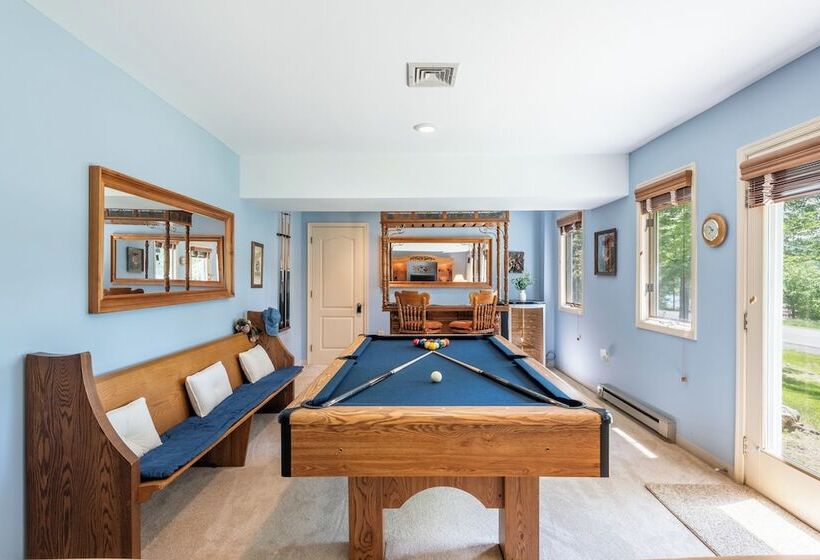 Twin Waters By Avantstay Patio + Pool Table