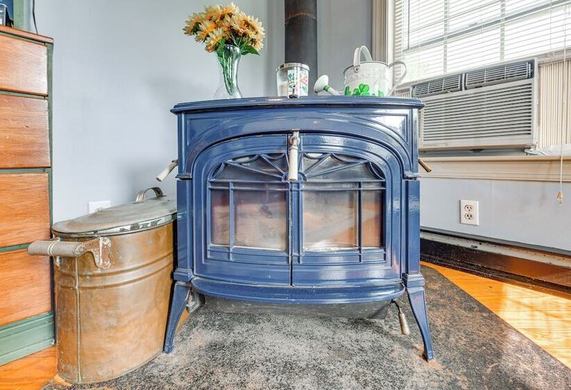 Tyaskin Retreat W/ Deck Across From The Water!