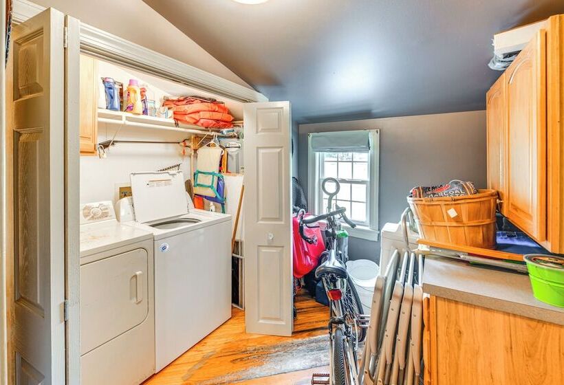 Tyaskin Retreat W/ Deck Across From The Water!