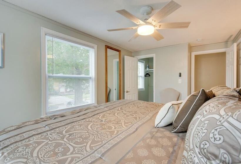 Urbandale Oasis: Game Room, Patio, Grill & More!