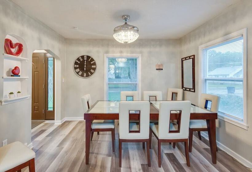 Urbandale Oasis: Game Room, Patio, Grill & More!