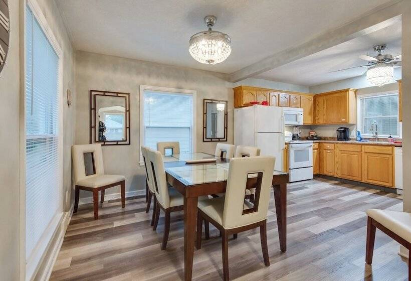 Urbandale Oasis: Game Room, Patio, Grill & More!