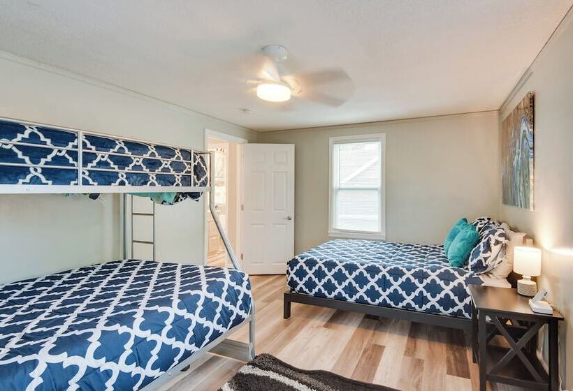 Urbandale Oasis: Game Room, Patio, Grill & More!