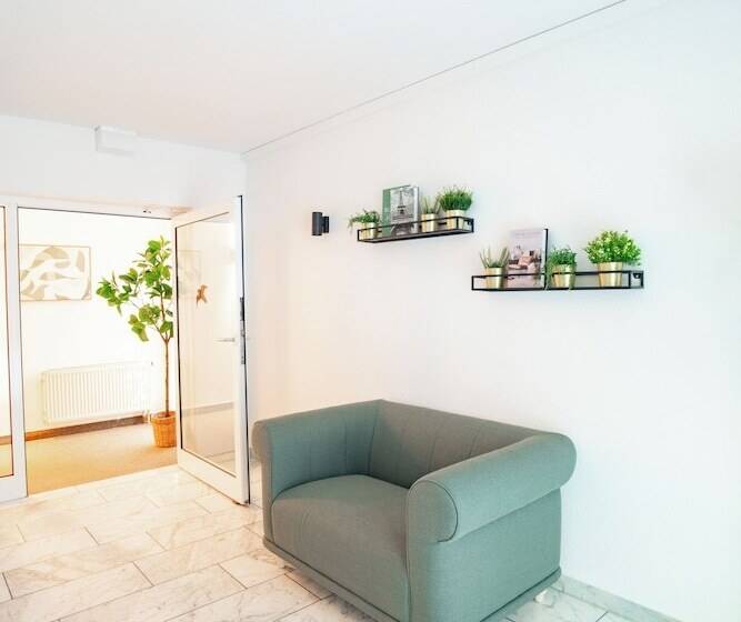 Waldhotel Schöneiche   Self Check In