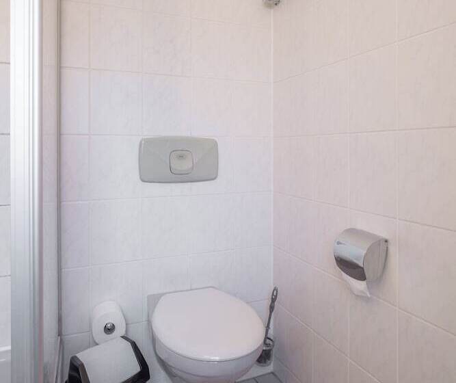 Waldhotel Schöneiche   Self Check In