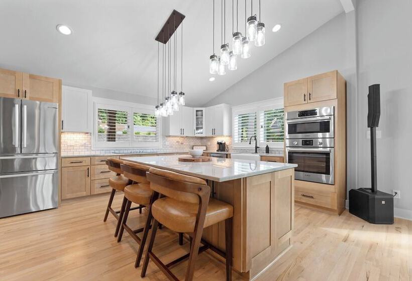 Water Break At The Lake By Avantstay Lakefront + Private Dock