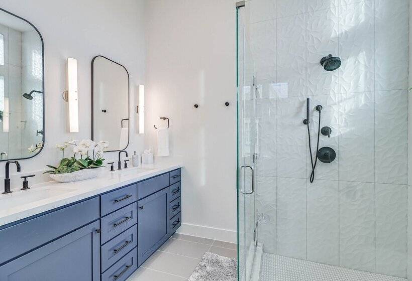 Whale Of A Time 154 Sou