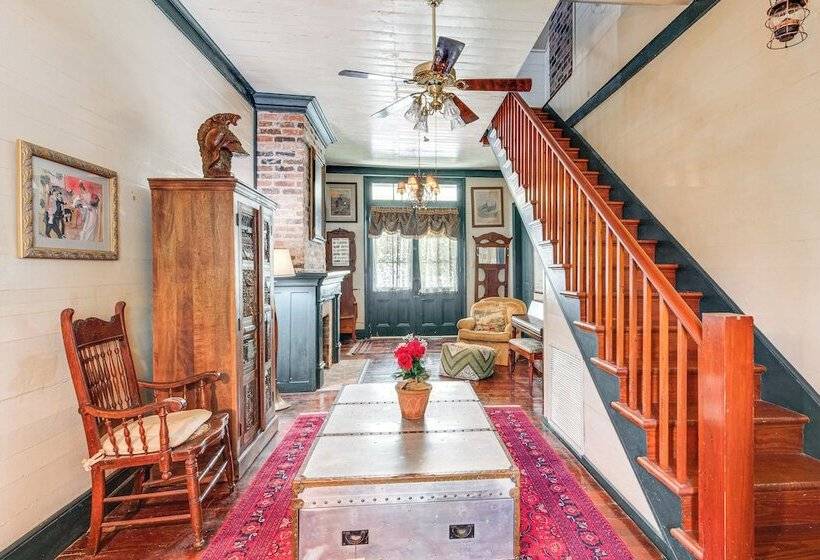 Whimsical New Roads Home < 1 Mi To Main Street!