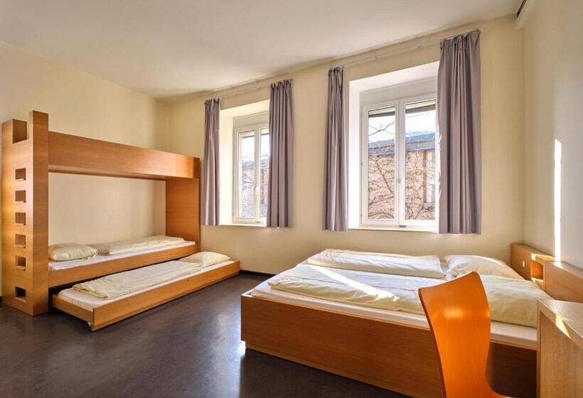 هتل Youth Hostel Schengen / Remerschen