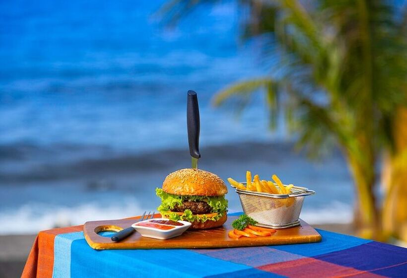 Abwonderdive Beach Resort