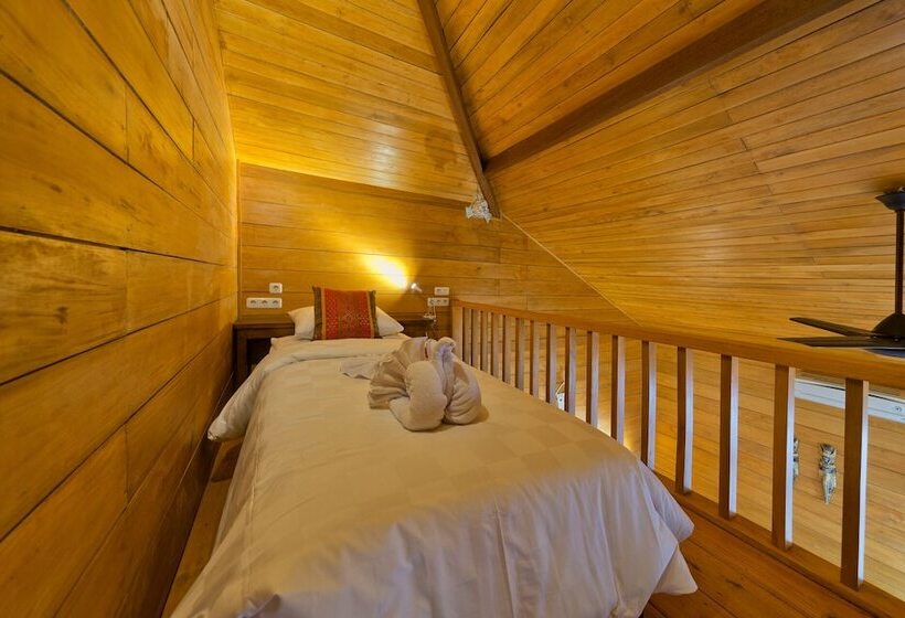 Abwonderdive Beach Resort