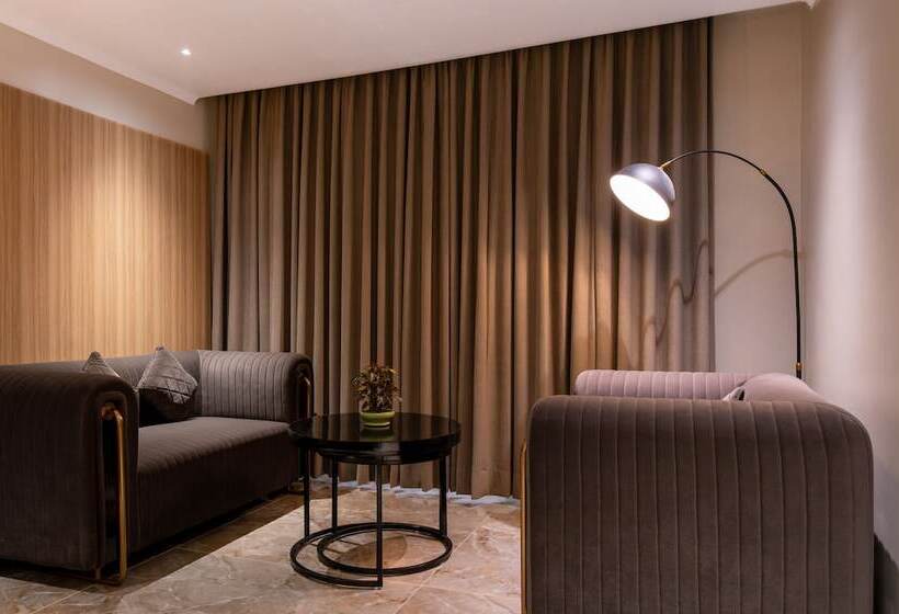 Alpine Hotel And Villas