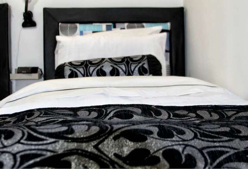 Armoni Hotel Boutique