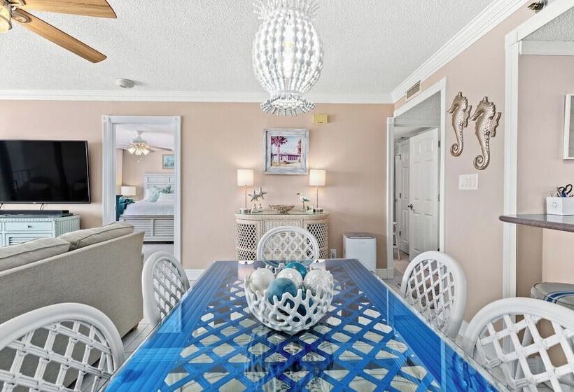 Beachfront Breeze By Avantstay Beachfront Condo