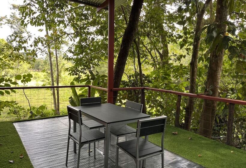 تختخواب و صبحانه Chilamate Rainforest Eco Retreat