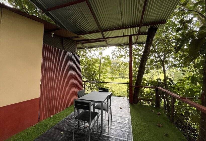 تختخواب و صبحانه Chilamate Rainforest Eco Retreat