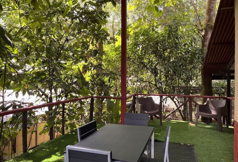 تختخواب و صبحانه Chilamate Rainforest Eco Retreat