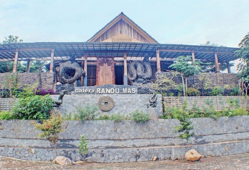 Capital O 92681 Randu Mas Hotel & Resort Taman Purbakala