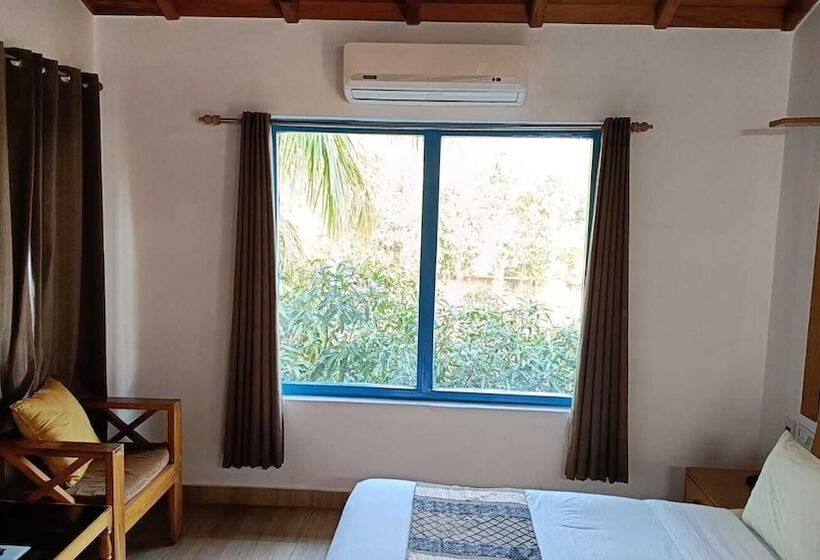 Bento Corbett Woods Resort