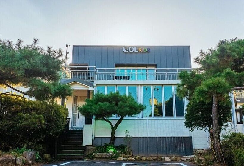 Ello-el Kids Pool Villa Pension