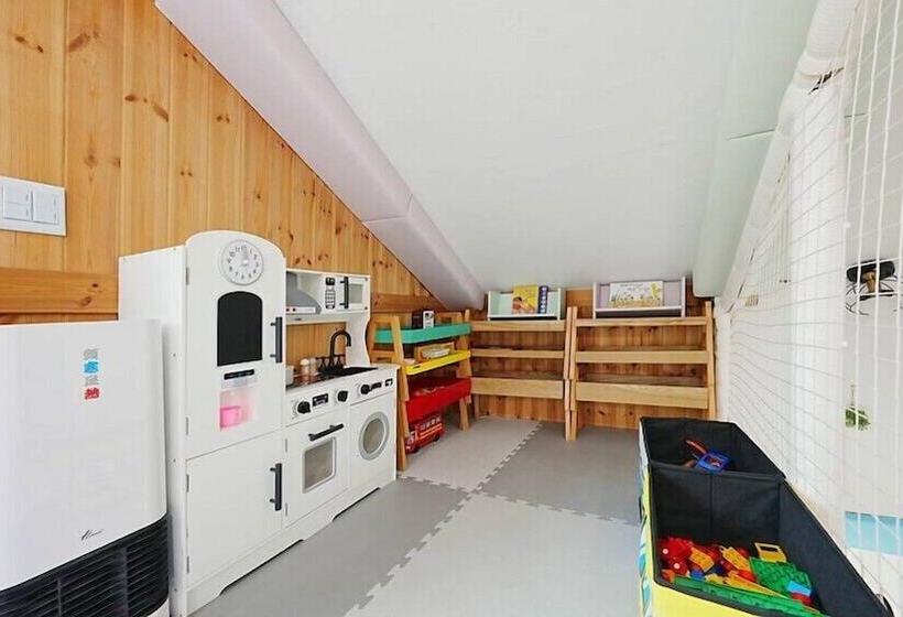 Ello-el Kids Pool Villa Pension