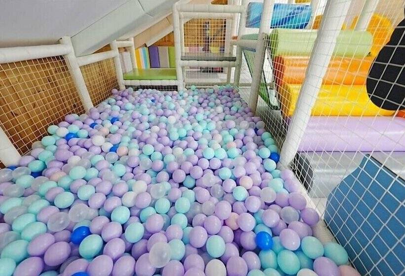 Ello-el Kids Pool Villa Pension