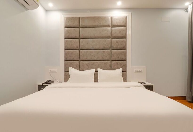 Fabhotel Prime Av Royale