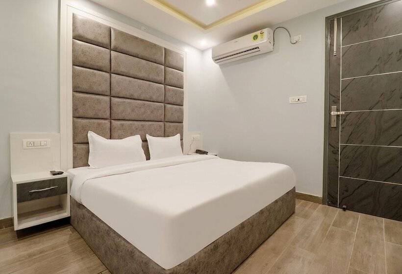 Fabhotel Prime Av Royale