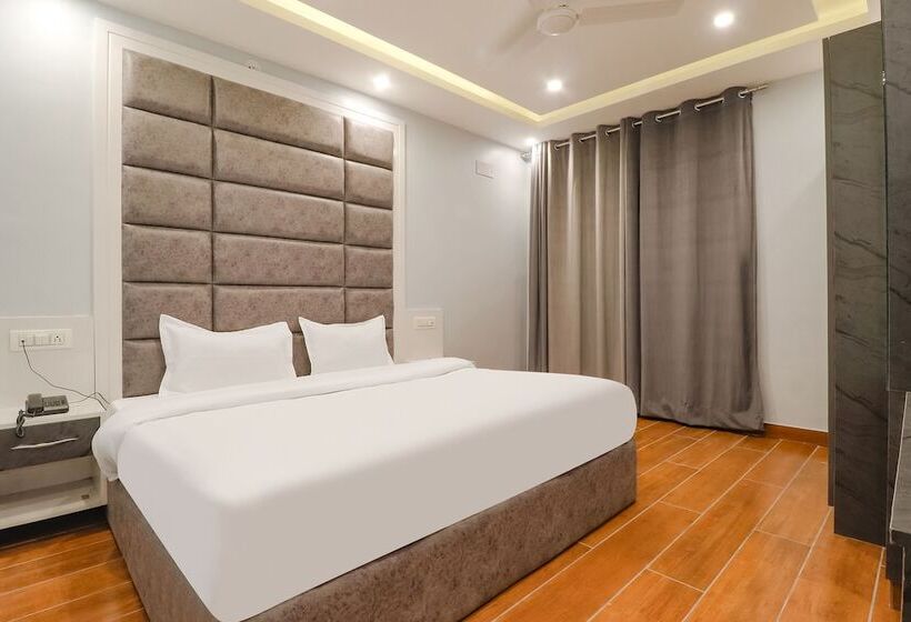 Fabhotel Prime Av Royale